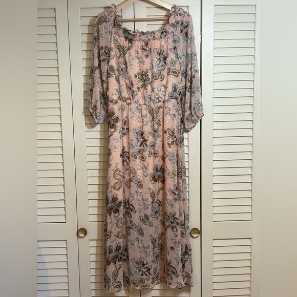 Entro - Open Shoulder Floral Mini Dress